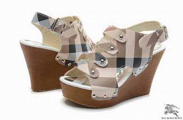 vetement bébé burberry